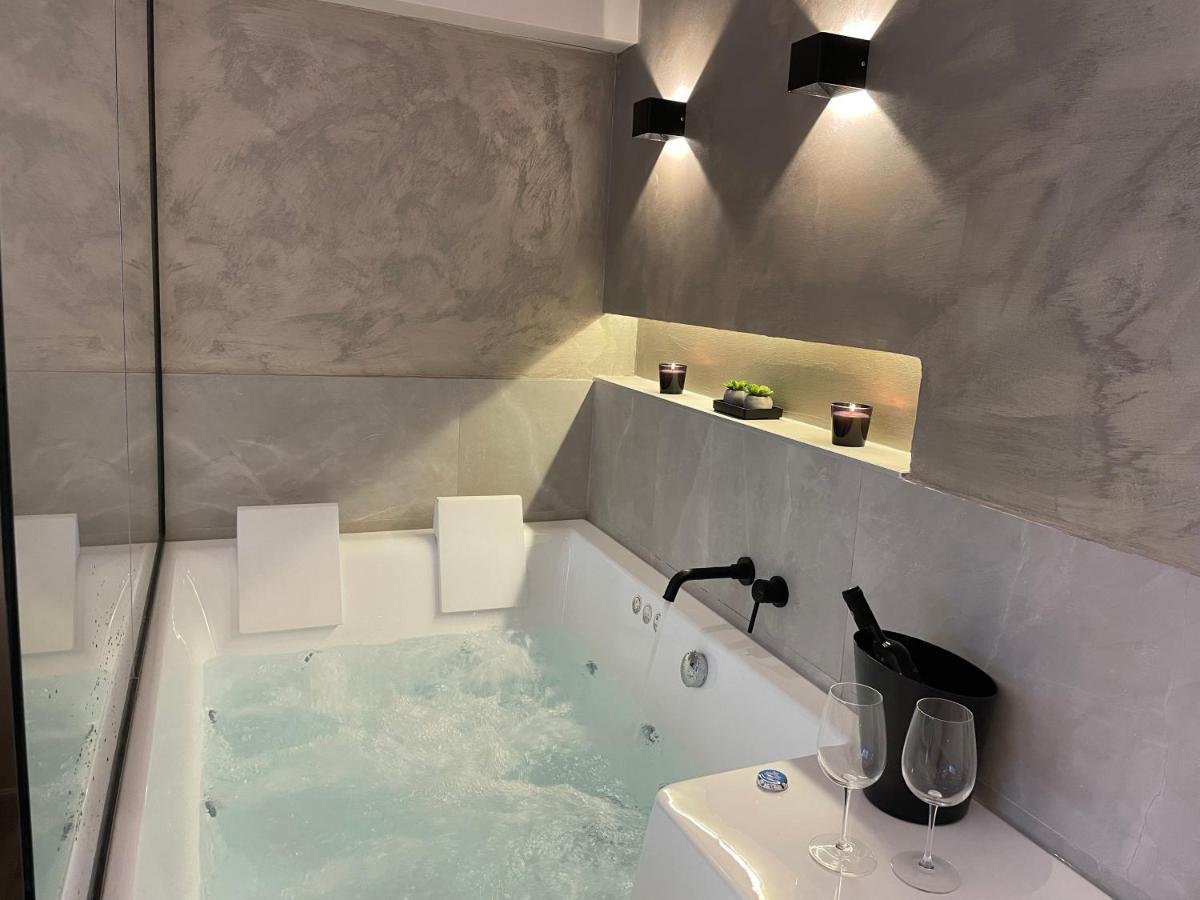 Jacuzzi Suite Ladadika Салоники Экстерьер фото